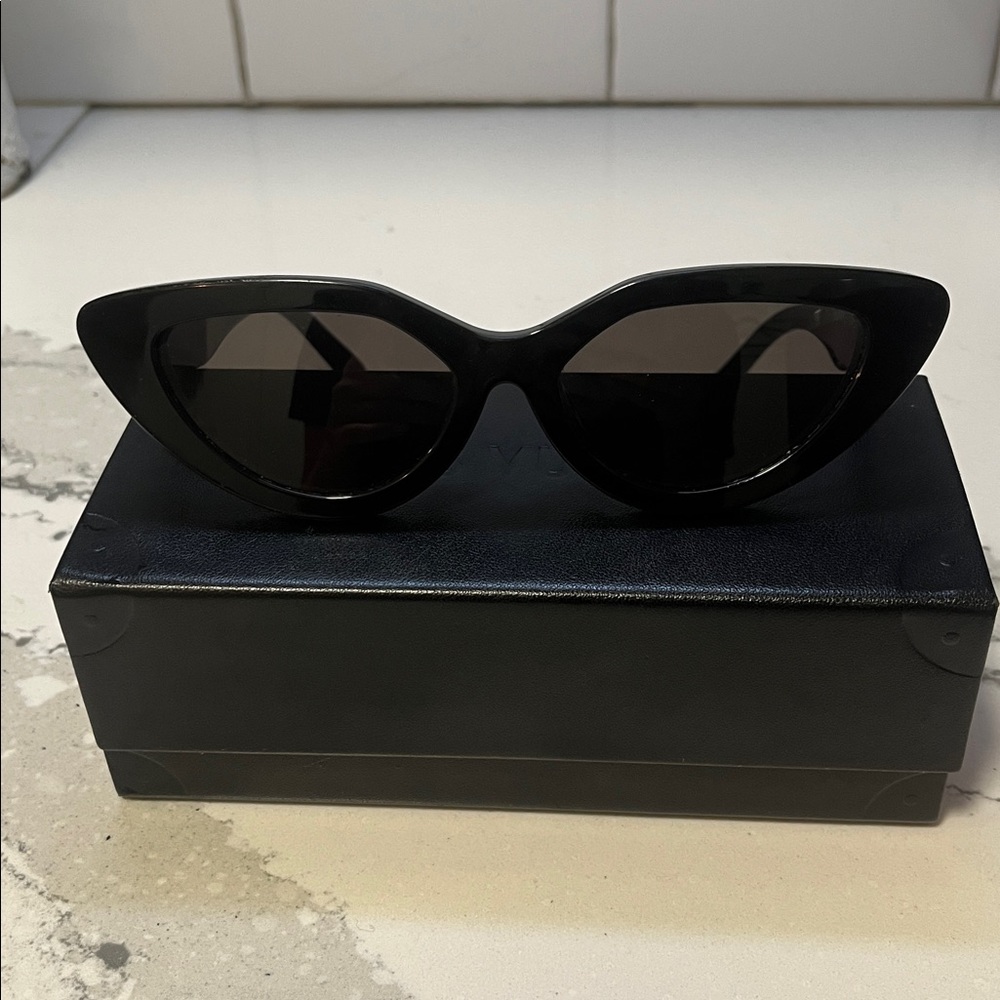 MY LV CAT SUNGLASSES - Picture 6 of 11